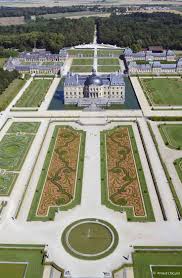 Vue Aerienne Du Chateau Veaux Le Vicomte Par Arnaud Chicurel En 2014 Survol En Drone De La Propriete Du Nicol Castillos Fotos De Castillos Castillos Del Loira