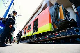 Un joven relata que tras el accidente del metro en la capital mexicana no ha podido encontrar a su hermano. Siopofywtkqinm