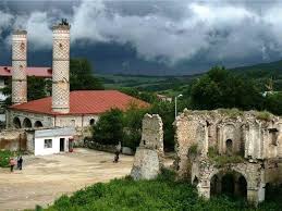 Qala arran memarlıq məktəbi üslubunda inşa edilib. Susanin Simvollari Xari Bulbul Susa Qalasi GovhÉ™raga MÉ™scidi Milli Tribuna
