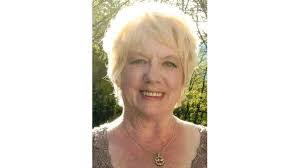 Karen Lamoureux's Instagram, Twitter & Facebook