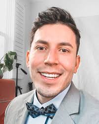 Chrystopher Pérez (@HygienistDentist) • Facebook