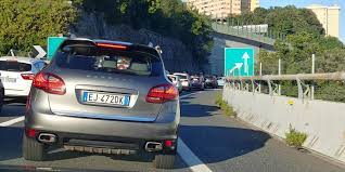 Altra settimana di traffico e disagi. A10 Tratto Chiuso Per Un Furgone In Fiamme Tra Arenzano E L Allacciamento Con La A26 Genova 24