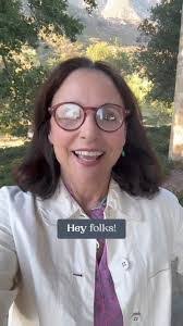 Lynn Cogan's Instagram, Twitter & Facebook