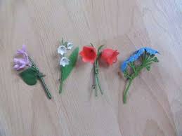 Ansehen > für kinder aus der tschernobylregion. Ansteckblumen Kindheit Erinnerungen Ansteckblume