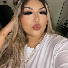 Anyone have tweezers? I like the curve one. I haven't found any that work  with my lash trays Anyone recommend fiber ones as well