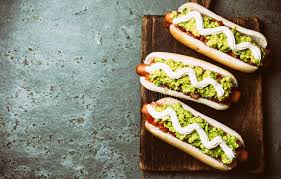 Completo é um verbo, presente do indicativo 1a pessoa singular de completar; Chilene Completo Italiano Hotdogsandwiche Mit Tomate Avocado Und Majonase Auf Holzernem Brett Beschneidungspfad Eingeschlossen Stockfoto Bild Von Obenliegend Frankfurter 98654788