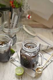 Dengan pelengkap gula merah lebih segar. Grass Jelly Ice Es Cincau Sirup Pandan