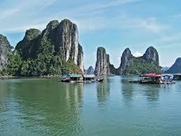This is no surprise since it's listed as one of the unesco world heritage sites, and the population of tourists is increasing every year. Partei Von Farben Im Vietnamesischen Weihrauch Stockbild Bild Von Wanderer Vietnamesisch 130797515