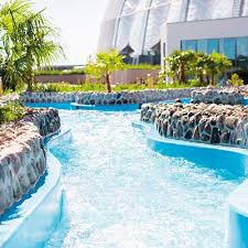 Das hallenbad befindet sich direkt an der autobahn a53. Tropical Islands Das Schwimmbad In Berlin Brandenburg