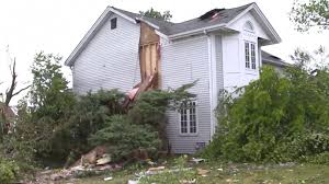 Thousands of americans were left without power as thunderstorms and tornadoes ripped through chicago overnight.tornado warnings were issued as heavy r. Scsm7d0zj8a Mm