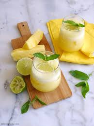 Recette De Cocktail Daiquiri A L Ananas Une Boisson Delicieuse Rafraichissante Et Super Facile A Preparer Pour Tou Cocktail Ananas Recette Cocktail Daiquiri
