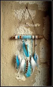 Decoration Murale Inspiree Des Batons De Parole Amerindien Et Des Attrape Reves Bois Flotte Ramasse Bois Flotte Peint Decoration Amerindienne Batons Peints