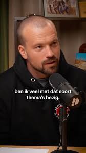 Omdenken (deel 1)••••••• Vorige aflevering in Kamp van Koningsbrugge was te  zien hoe de cursisten de befaamde “dijkenmars” liepen. Ze zijn nu echt moe,  hebben honger, pijn en geen idee hoe ver