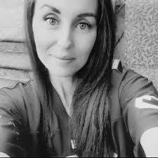 Jane Pace's Instagram, Twitter & Facebook