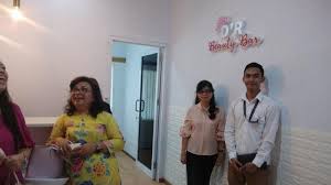 #pulluptothebar | follow us on social media · c and r beauty bar is proud to use these quality brands. Opening D R Beuty Bar Bahan Kecantikan Dari Rempah Rempah Di Sulut Tribunmanado Co Id