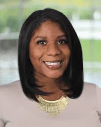 Holly Evenson's Instagram, Twitter & Facebook