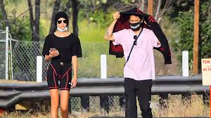 Ihr bruder tomislav miličević spielte zusammen mit jared leto und dessen bruder shannon leto in der band 30 seconds to mars. Seltener Schnappschuss Jared Leto Mit Freundin Erwischt Promiflash De