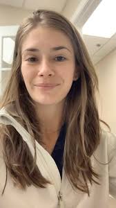 Patients til 11🦷, work photos at 1! 🪄 Thanks @sydneygambuzza for whipping  my hair into shape so quick!