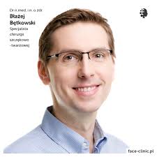 Dziś przybliżamy sylwetkę doktora Błażeja Bętkowskiego, który z naszą  kliniką jest związany od ponad 10 lat🔥 ➡Dr n. med. i n. o zdr. Błażej  Bętkowski jest specjalistą chirurgii szczękowo-twarzowej. W ubiegłym roku