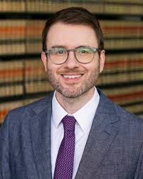 Bill Clune's new book, "Direito e Políticas Públicas nos escritos de  William Clune," includes a collection of his writings translated into  Portuguese, alongside new scholarship from Brazilian legal scholar Maria  Paula Dallari