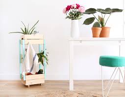 Dass man daraus einen couchtisch selber bauen könnte, der zu einem sehr edel und minimalistisch wirkenden ambiente passen würde, war uns aber, ehrlich gesagt, nicht wenn sie einen couchtisch selber bauen wollen, dann könnten sie inspirationsquellen auch unter den küchenmöbeln suchen. Diy Einen Servierwagen Bauen Ikea Hack Aus Knagglig Kasten