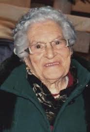 Anna Elia's Instagram, Twitter & Facebook