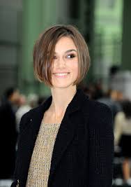 Clean, simple, and versatile seems to be the look keira loves sporting, and as you look at her pictures, you can see that she carries off her short. Back View Keira Knightley Bob Haircut Novocom Top