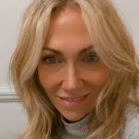 Jackie Roa's Instagram, Twitter & Facebook