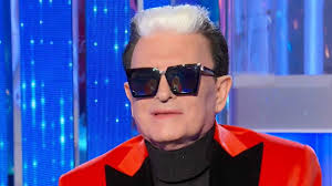 #malgioglio #cecilia rodriguez #cristiano malgioglio #gif #malgioglio gif #gfvip #gfvip2 malgioglio: Cristiano Malgioglio Talks About His Illness On Domenica In I Feel Miraculous Curler Ruetir