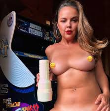 TW Pornstars - Dillion Harper. Twitter. Break out that d🍆 and put it to  the ultimate test @Fleshlight. 12:48 AM - 19 Nov 2022