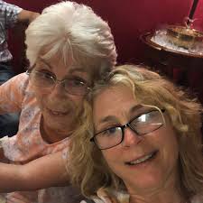 Does anyone know a Joey day who used to live in Carnation road his mums  name is Marjorie day