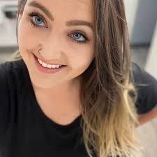 Katherine Calhoun's Instagram, Twitter & Facebook