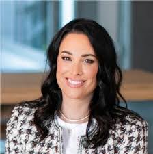 Lindsay Mcclelland's Instagram, Twitter & Facebook