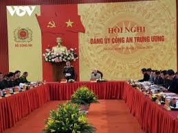 Đảng ủy công an trung ương việt nam là cơ quan lãnh đạo của đảng cộng sản việt nam trong công an nhân dân việt nam và là cơ quan nghiên cứu đề xuất để ban chấp hành trung ương quyết định những vấn đề về đường lối, chính sách, bảo vệ an ninh quốc gia và trật tự an toàn xã hội. Tá»•ng Bi ThÆ° Chá»§ Tá»‹ch NÆ°á»›c Nguyá»…n Phu Trá»ng Dá»± Há»™i Nghá»‹ Ä'áº£ng á»§y Cong An Trung Æ°Æ¡ng Ä'ai Ptth Tuyen Quang