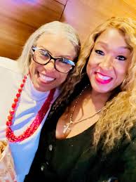 Good Morninggggg! Let's hear it for the Detroit Pistons 112-86 Hornets! I  was so happy to see my cousin Jacob ( Dirk Evans son) with the Pistons  Extreme Team, and some other