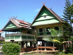 Setidaknya, ada 5 jenis rumah adat asal sulawesi selatan yang bisa kita pelajari, yaitu dari suku toraja, makassar, bugis, luwuk, dan mandar. 19 Model Rumah Kayu Orang Bugis Terkini Lingkar Png
