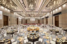 Near to one utama shopping complex. Avante Hotel