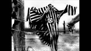 Auschwitz è un brano musicale scritto da francesco guccini, ma accreditato a lunero e maurizio vandelli in quanto l'autore non era iscritto alla siae. Francesco Guccini Auschwitz Youtube