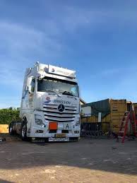 Pin By Mutugi Crispus On Benz Addict Mercedes Benz Trucks Benz Mercedes Benz