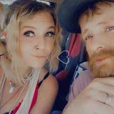 How can a mom and her kids make quick money for gas?