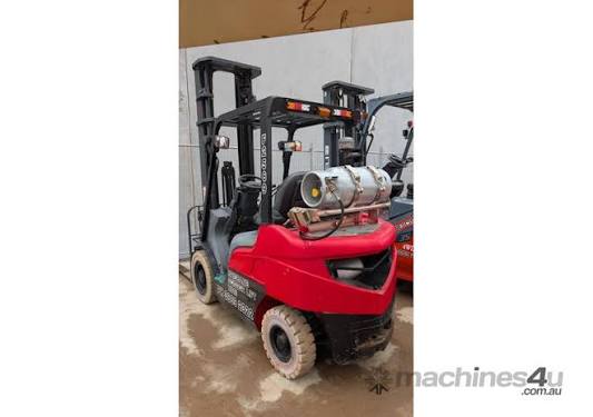 Mitsubishi FG25NT Forklift