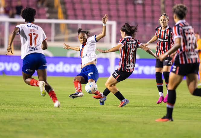 S&atilde;o Paulo perde do Bahia e larga em desvantagem nas quartas da Copa do Brasil feminina - Gazeta Esportiva