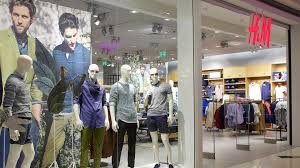 Grupul iulius şi h&m au semnat un nou parteneriat, prin care retailerul internaţional va. H M Core Sa