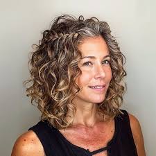 Carly Hopper (yogacurls_21)