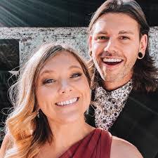 Krista Ballard's Instagram, Twitter & Facebook