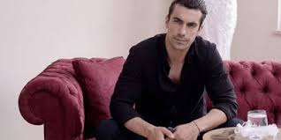 Asli (birce akalay) is a successful doctor who is forced to get married to a criminal ferhat (ibrahim celikkol) in order to save her own life. Siyah Beyaz Ask Season 1 Episode 32 English Subtitles Turkiseries