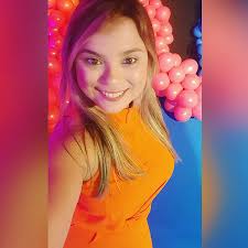 Michele Mascarenhas's Instagram, Twitter & Facebook