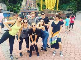 Hopefully, all will be well and selena gomez's concert in malaysia will go on as planned next monday, 25 july 2016 at the malawati indoor arena, shah alam. Selena Gomez Island On Twitter Selena And Her Friends At Batu Caves In Malaysia Today