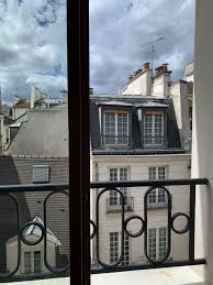 From the arc de triomphe and the eiffel tower to the. How To Find And Rent An Apartment In Paris As An American