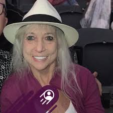 Who can build a website for a simple bracelet business in St Augustine?